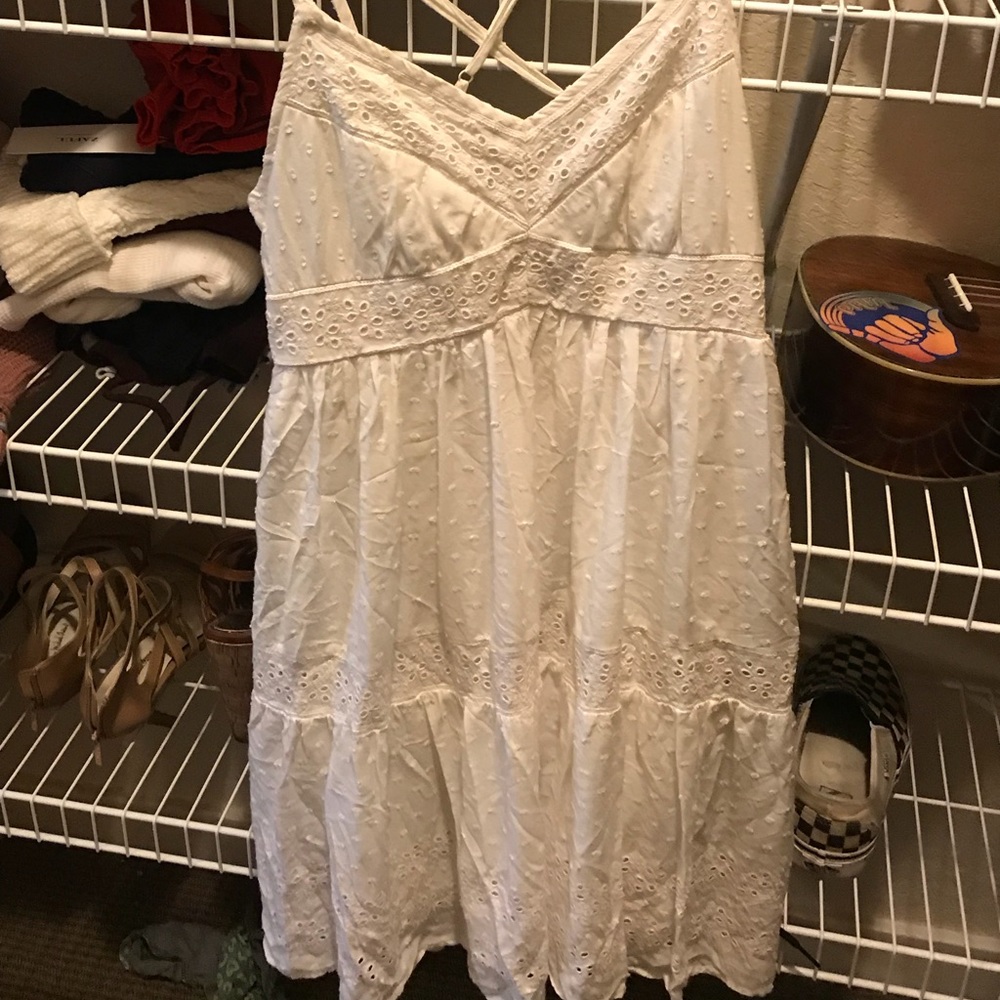 White dress - Picture 1 of 1